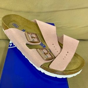 NWT 38 Arizona leather Birkenstock’s in Light Rose